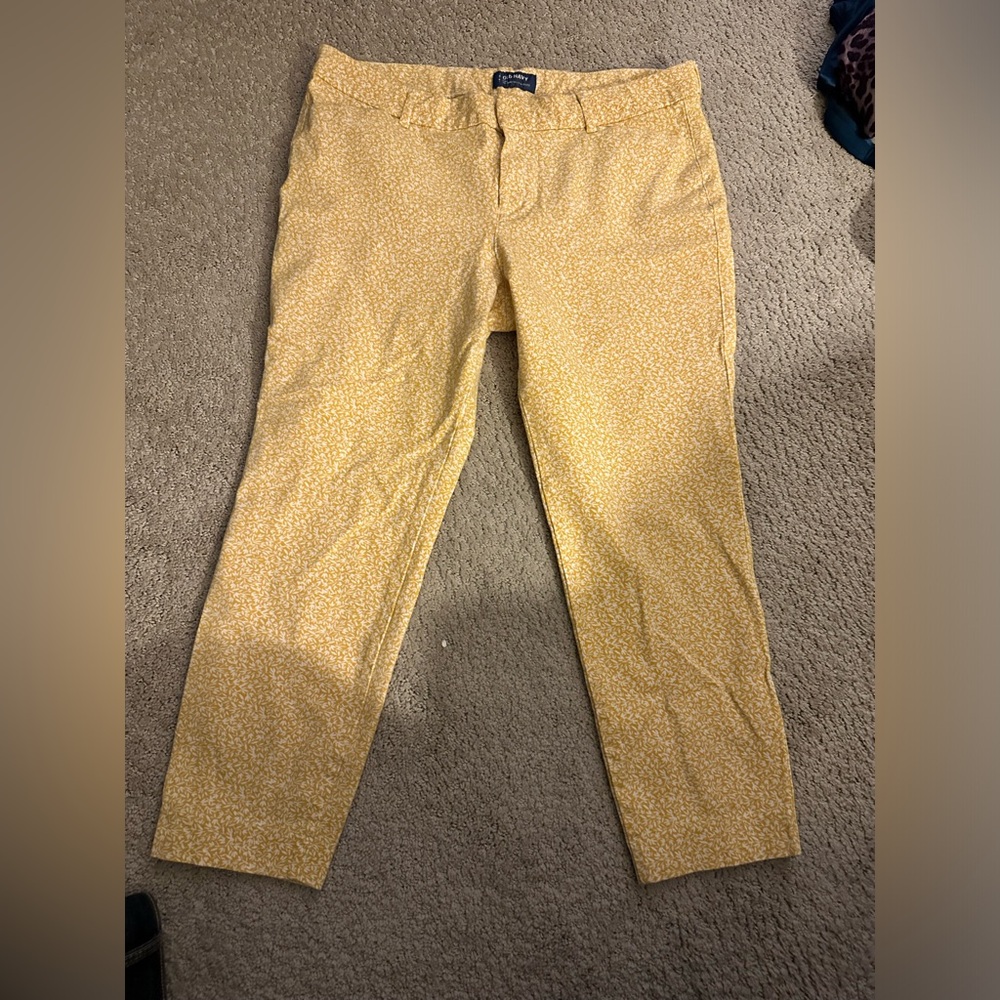 Old Navy pixie pants. Size 16